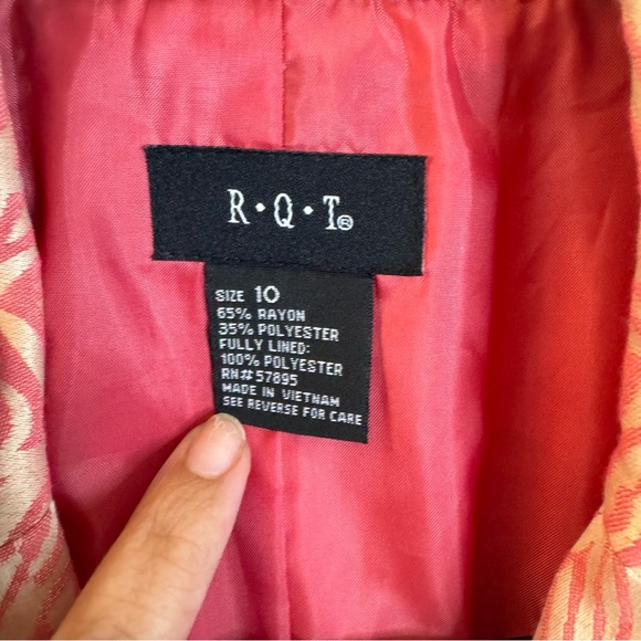 R.Q.T Women’s Pink Zebra Print Blazer Jacket V Neck Three Button Front Size 10 - Picture 10 of 10
